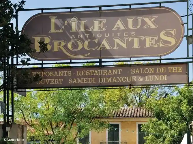 brocante et marché aux puces