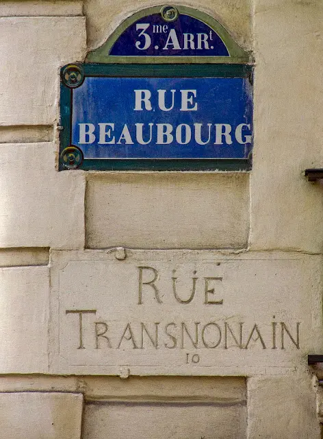 Les plaques de rues parisiennes