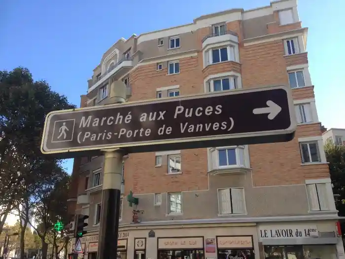 puces de vanves panneau indicateur
