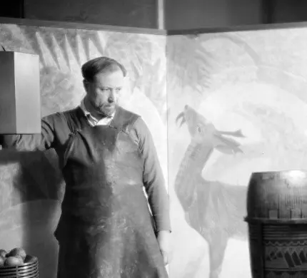 jean dunand dans son atelier