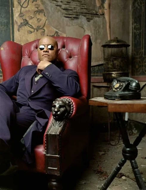 "The Matrix" et le Fauteuil Chesterfield