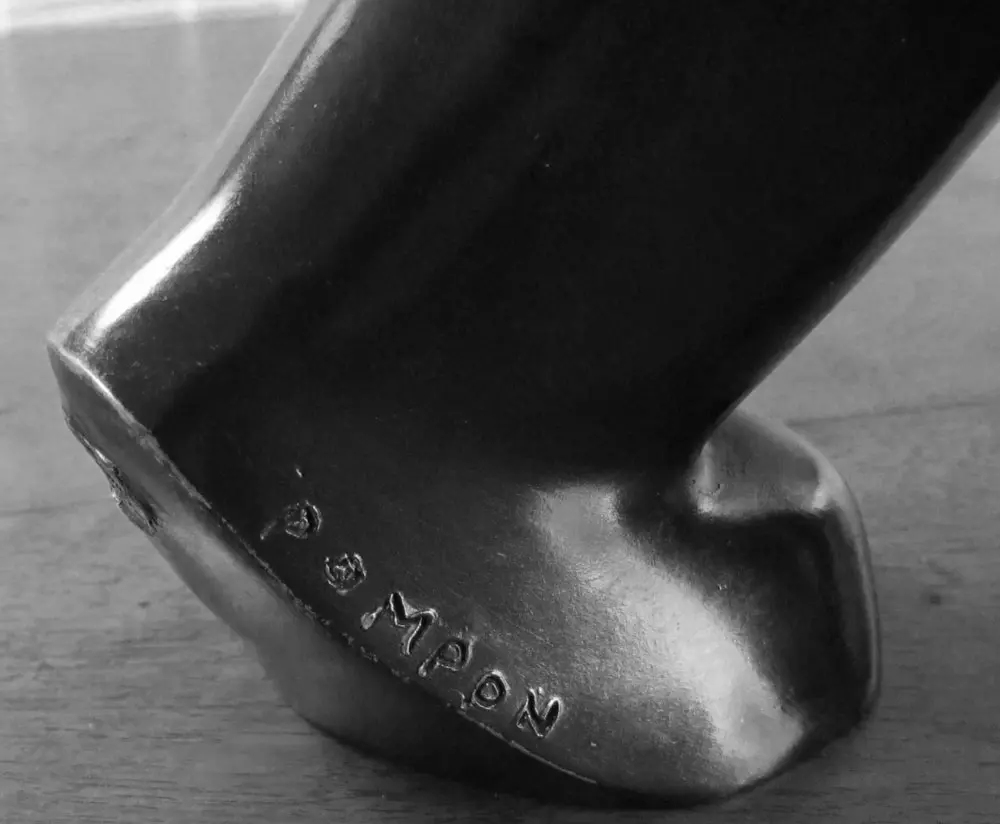 signature pompon